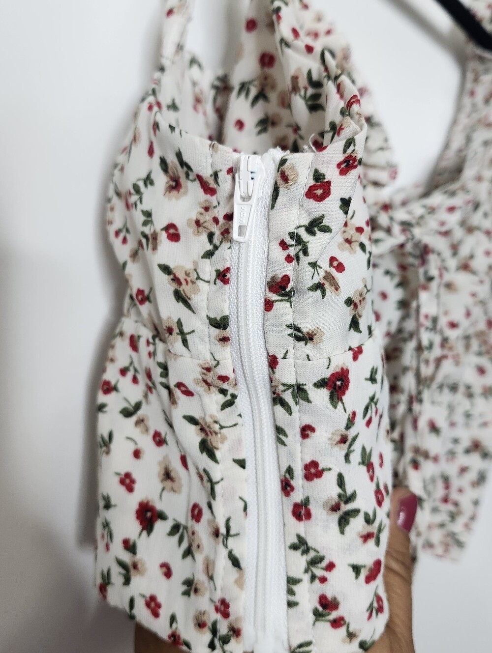 Milkmaid Floral Tie-Front Crop Top Size Medium - Picture 5 of 7